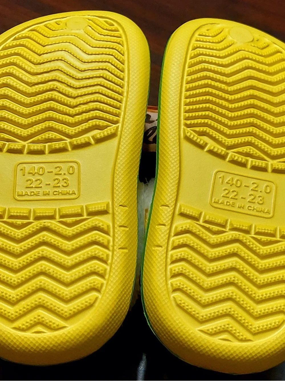 Kids Yellow Fur Lined Clogs Slippers with Charms Size US 6 Toddler (22-23)